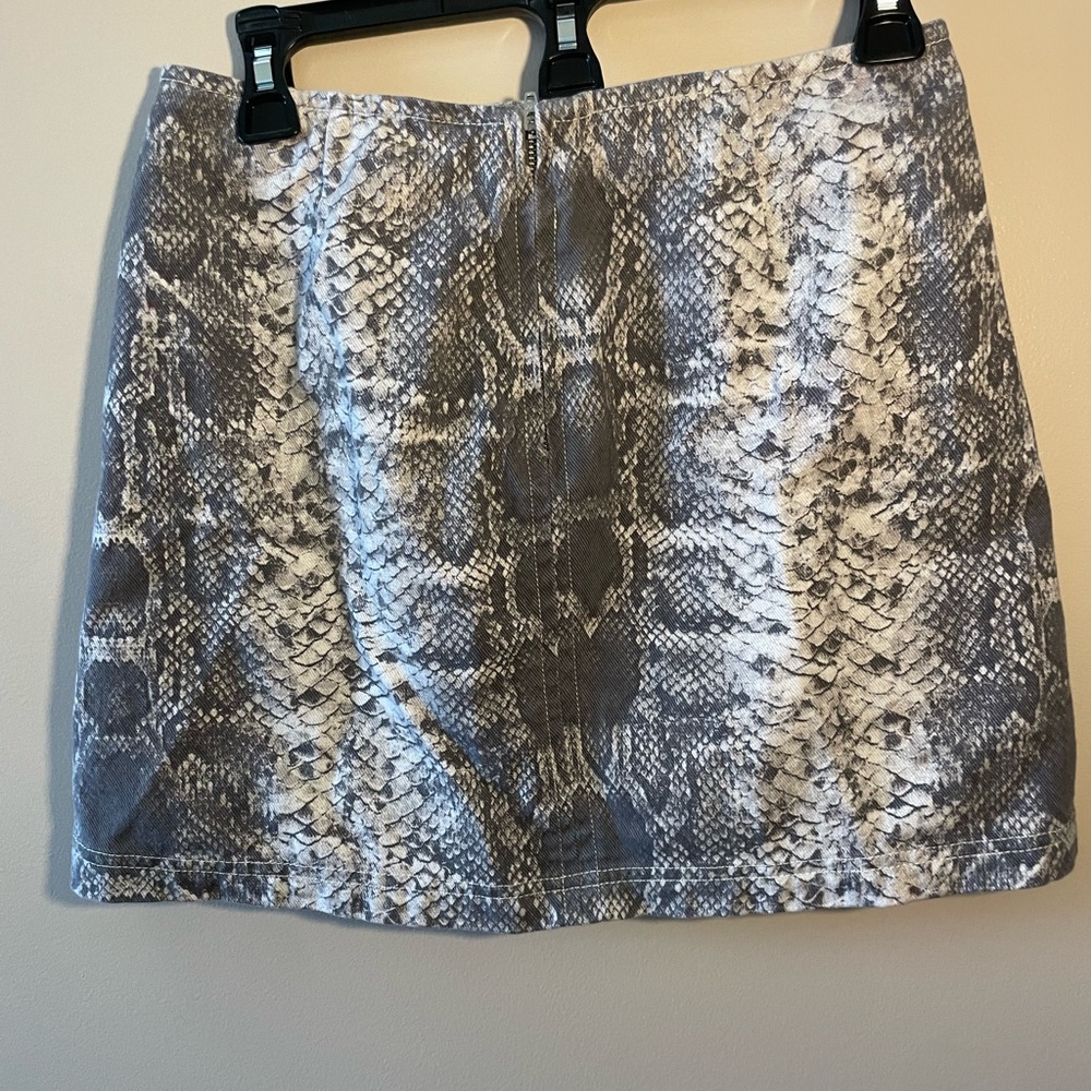 BDG urban outfitters snakeskin pattern skirt